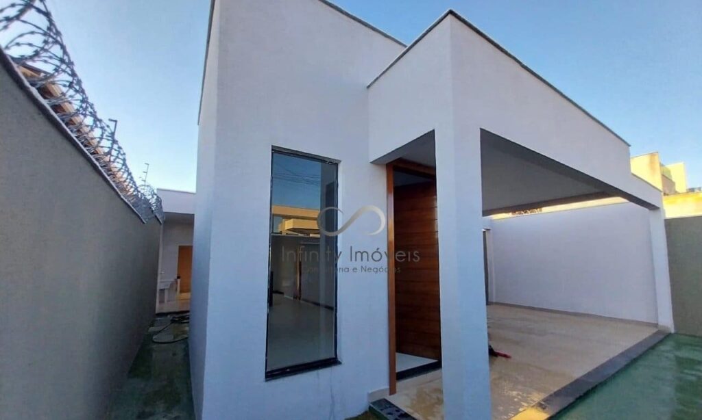 Casa c/ 3 quartos, 1 suíte, no Lundceia por R$910.000,00