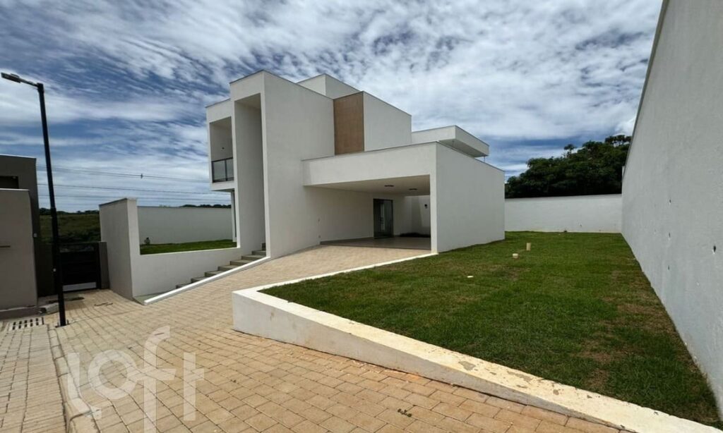 Casa c/ 3 quartos, 1 suíte, em condomínio por R$895.000,00